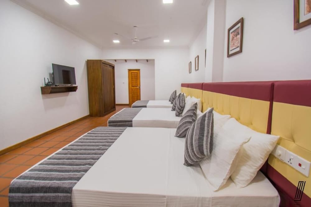 Deluxe Apartment with Airport Transfer
