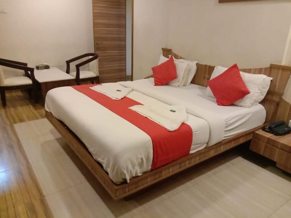 Deluxe Room - Photo 7