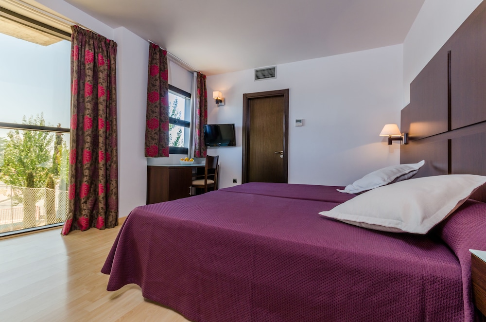 Standard Double Room - Photo 1