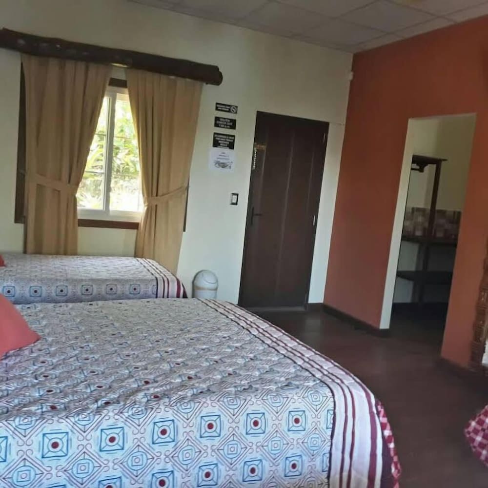Deluxe Cabin, Multiple Beds, Balcony photo 3