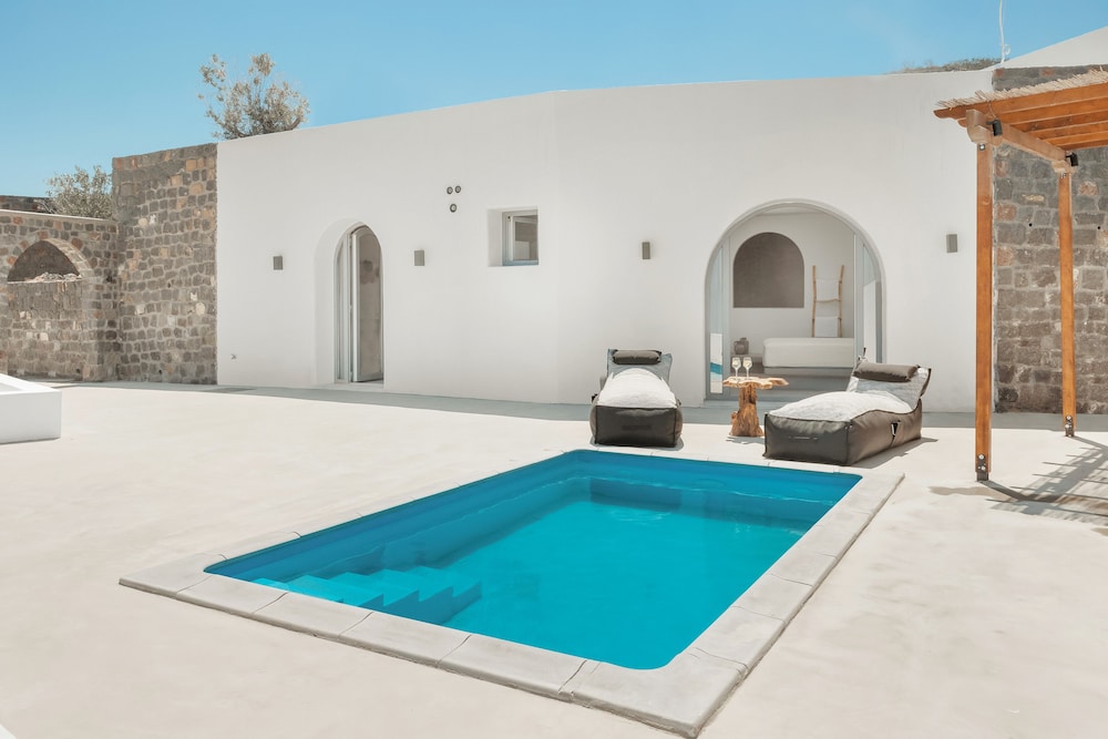 Villa two bedroom with private pool, interior hot tub & Sea View - Photo 2
