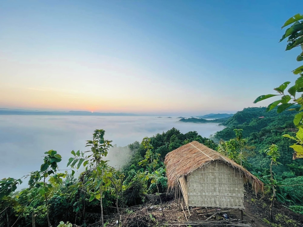 Deluxe Room, Balcony, Hill View