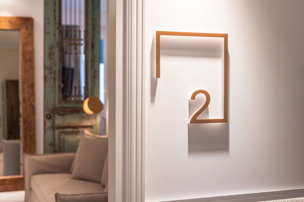 Luxury Apartment - Photo 3