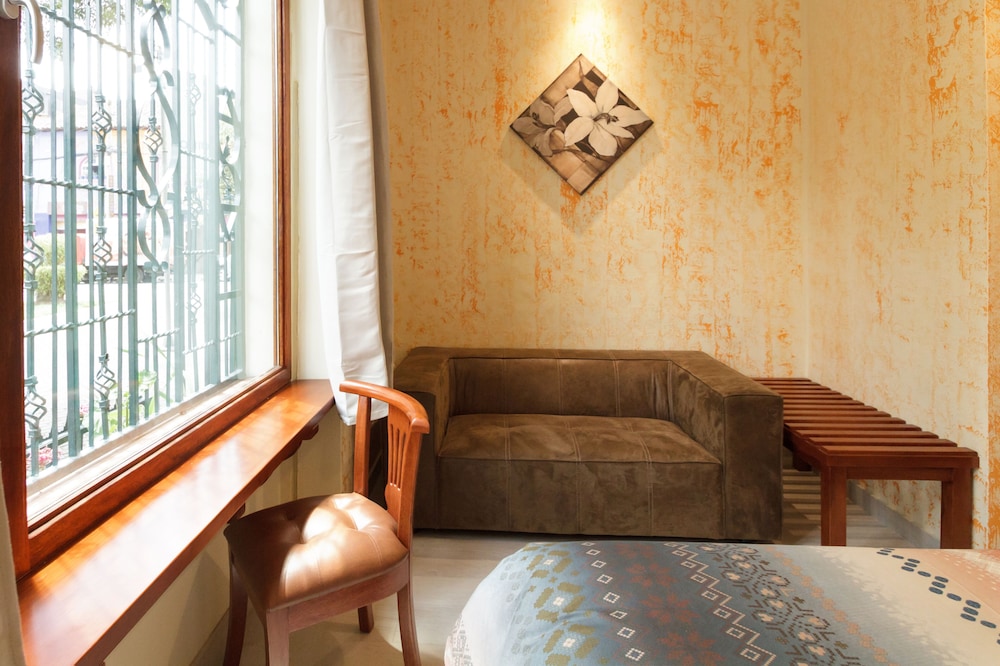 Room, 2 Queen Beds photo 3