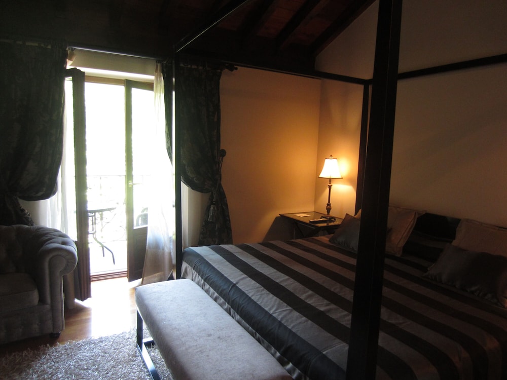 Deluxe Suite photo 3