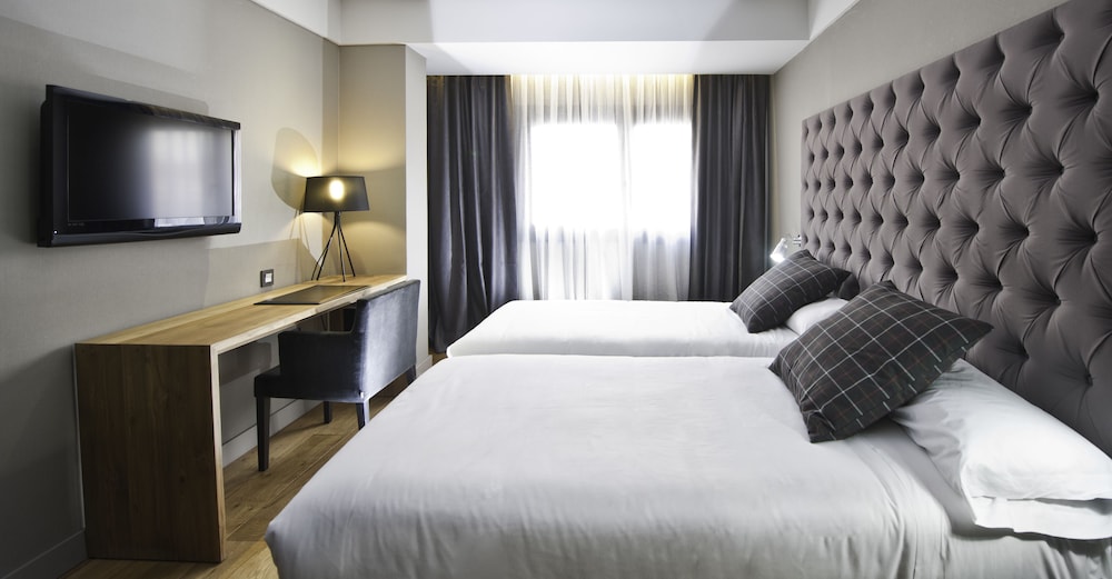 Standard Double Room Single Use photo 3