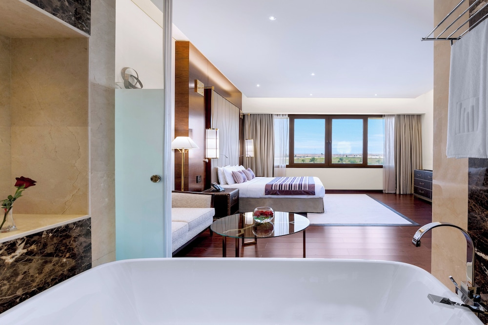 Grand Suite, 1 King Bed (Millennium) - Photo 4