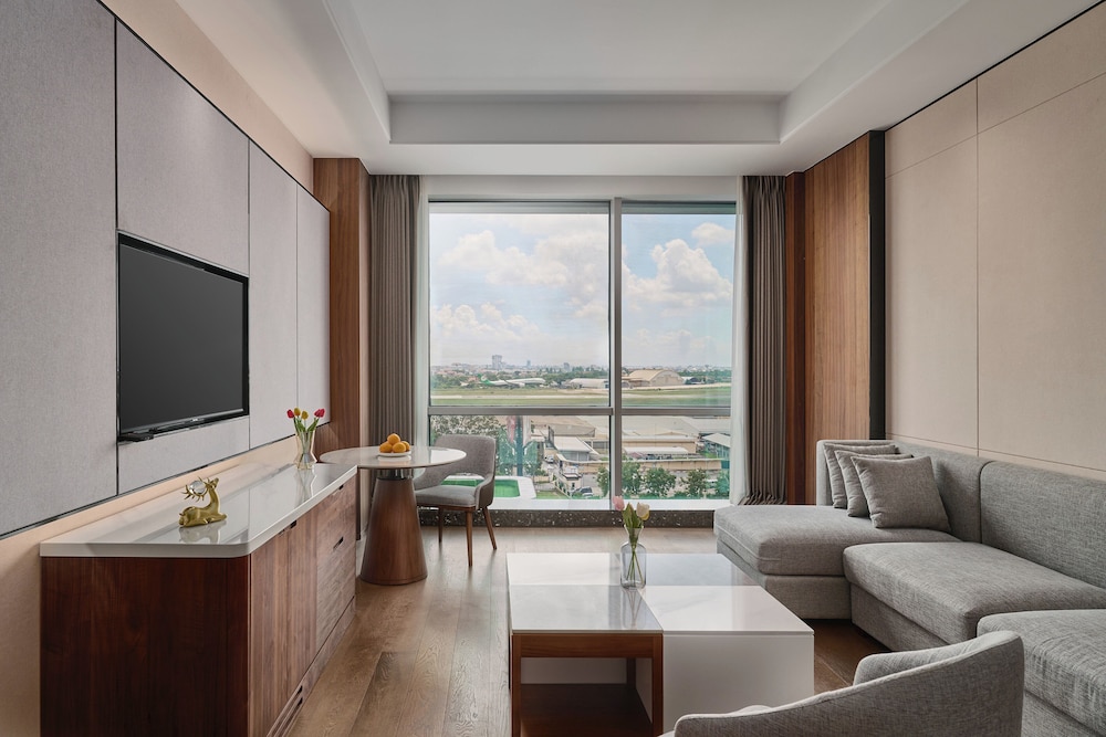 Suite, 1 Bedroom - Photo 3