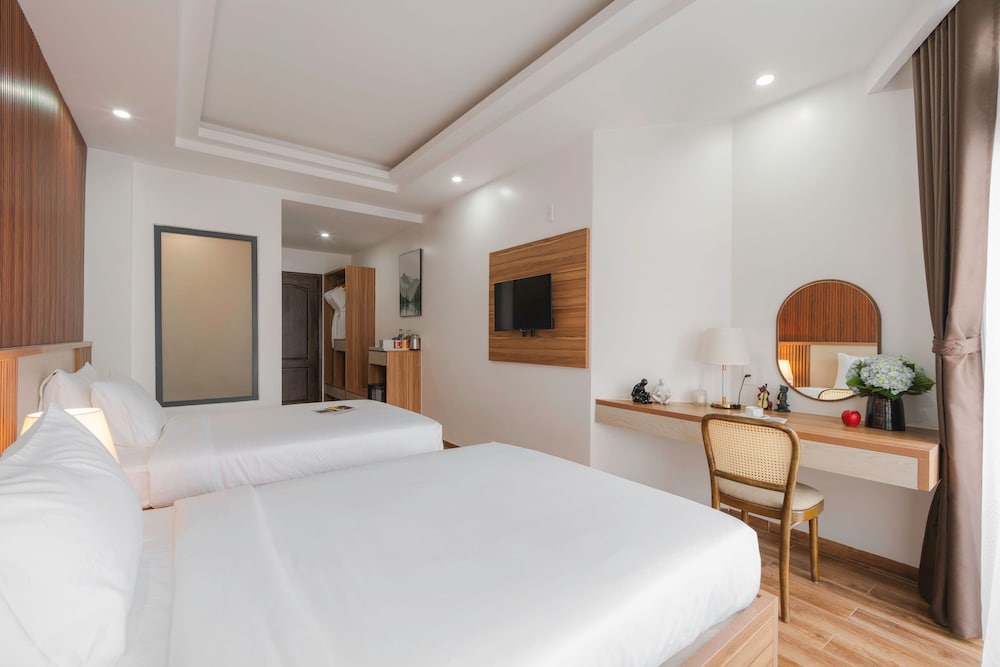 Executive Quadruple Room, Balcony, City View photo 2