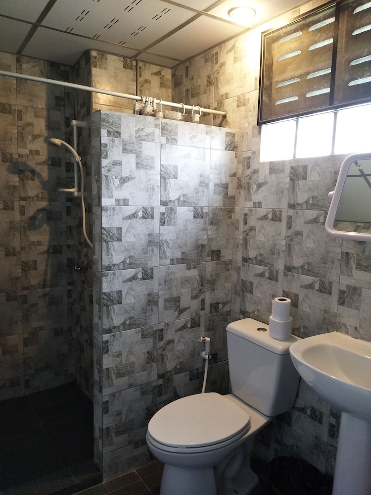 Standard Double Room - Photo 9