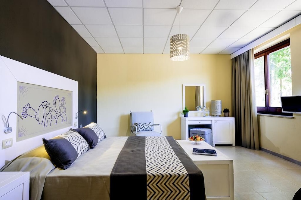 Double or Twin Room - Photo 2