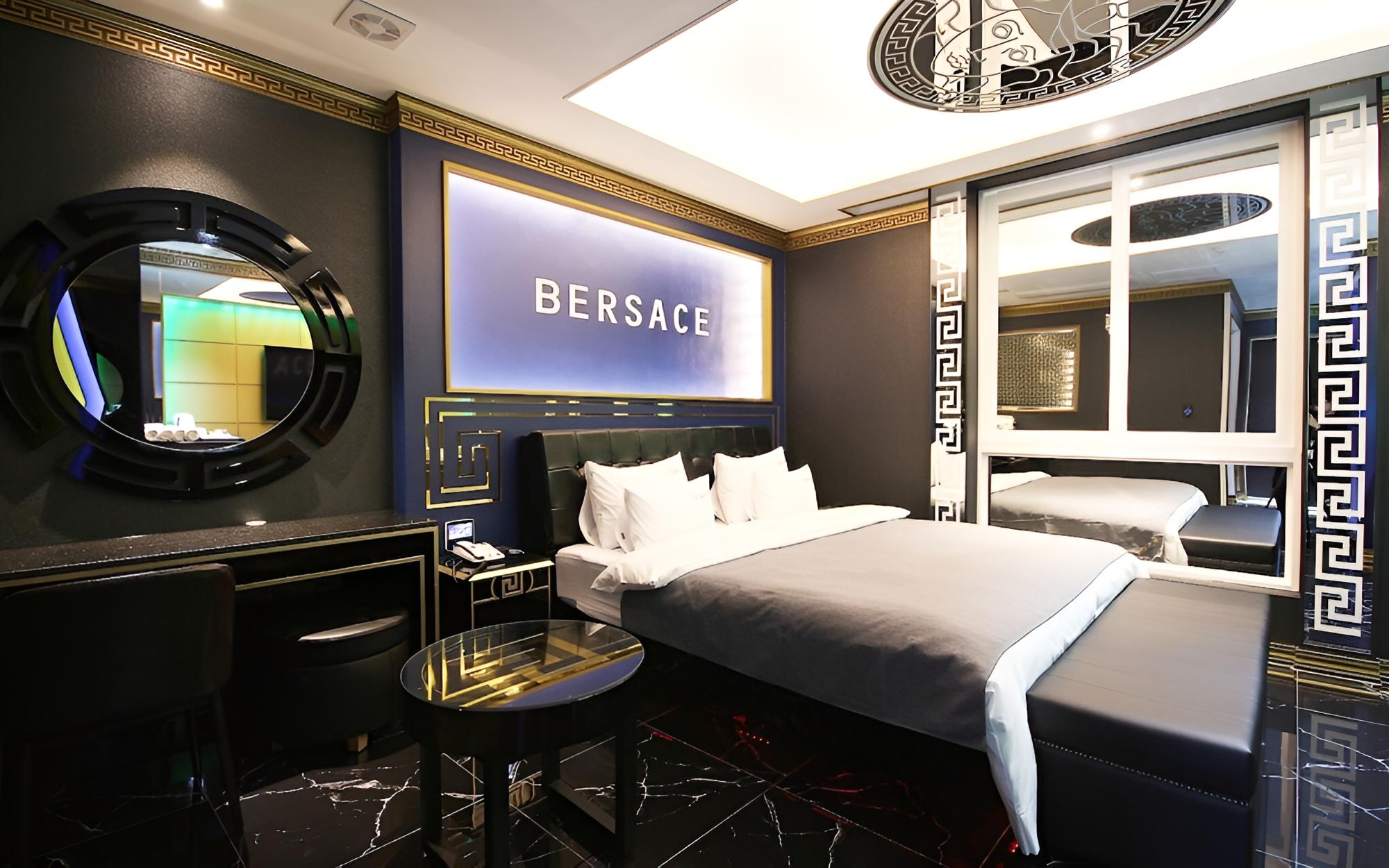 Room (*SUITE* Suite (55" smart TV Netflix a) - Photo 1
