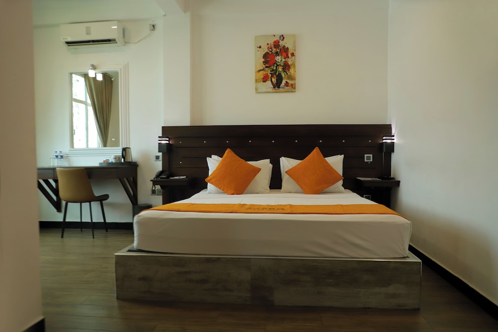 Deluxe Double Room Single Use, City View photo 1