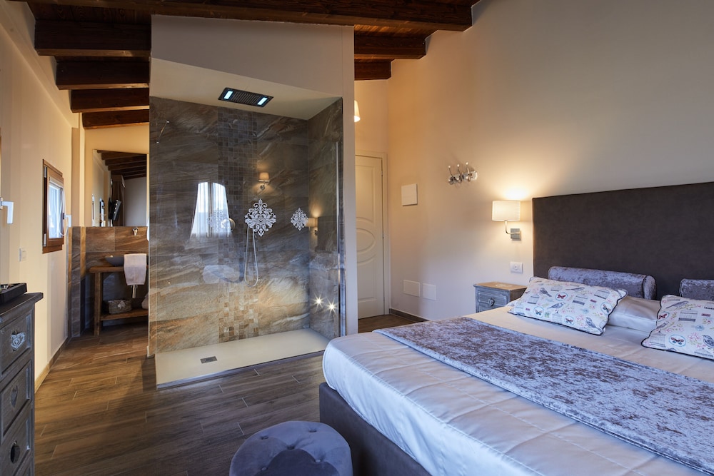 Superior Double Room - Photo 2