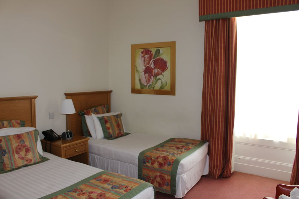 Twin Room, Ensuite (Single Beds) photo 3