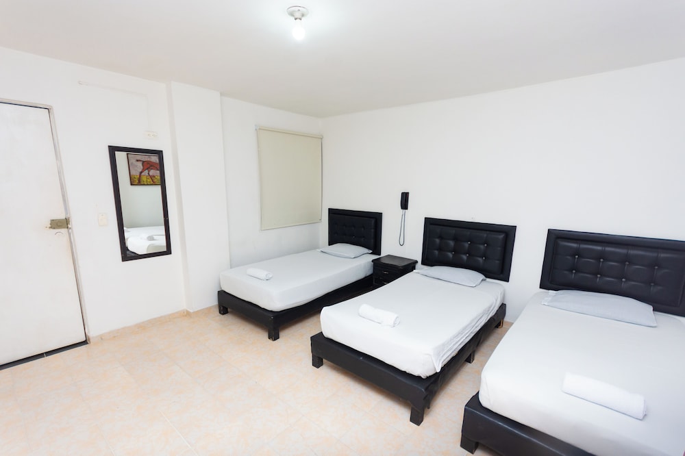 Basic Quadruple Room - Photo 1