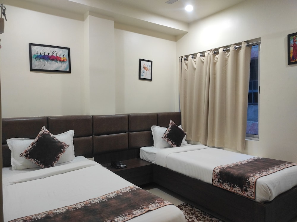 Standard Twin Room - Photo 1