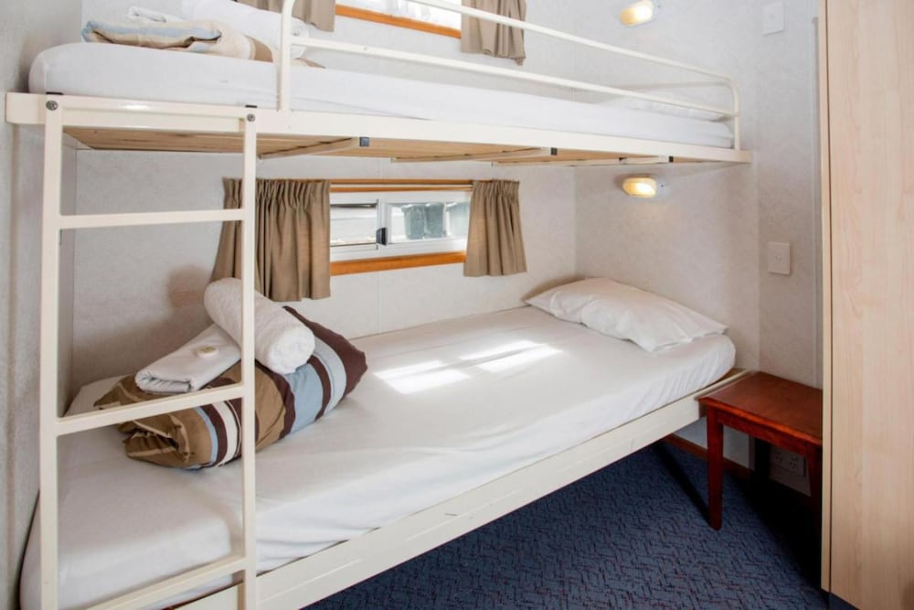 Family Cabin (Sleeps 7) photo 3