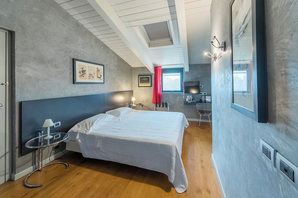 Double or Twin Room photo 1