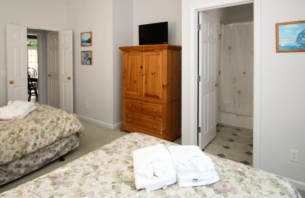 Cottage, Multiple Beds, Balcony, Golf View photo 3