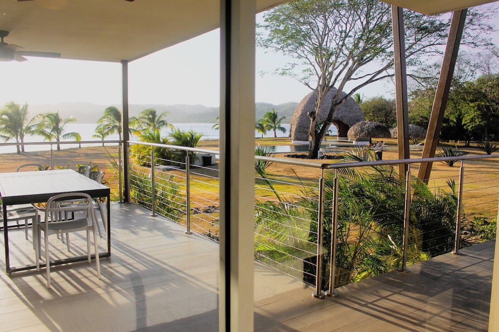 Panoramic Condo, 4 Bedrooms, Ocean View, Oceanfront