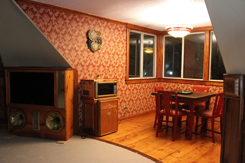 Suite, 1 King Bed photo 3