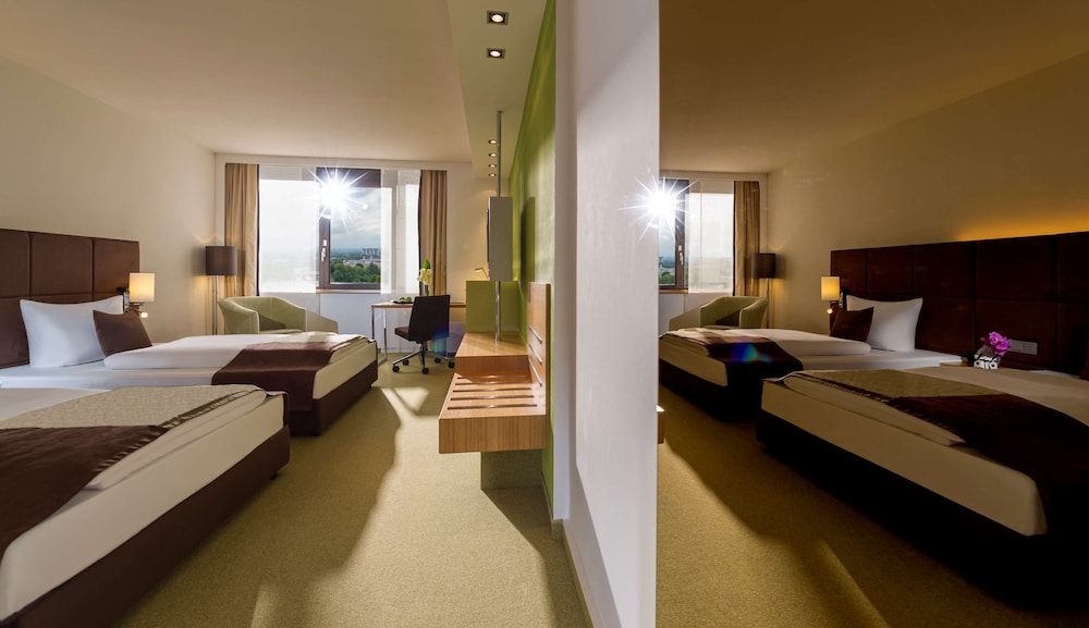 Standard Room, 2 Queen Beds, Non Smoking - Photo 5