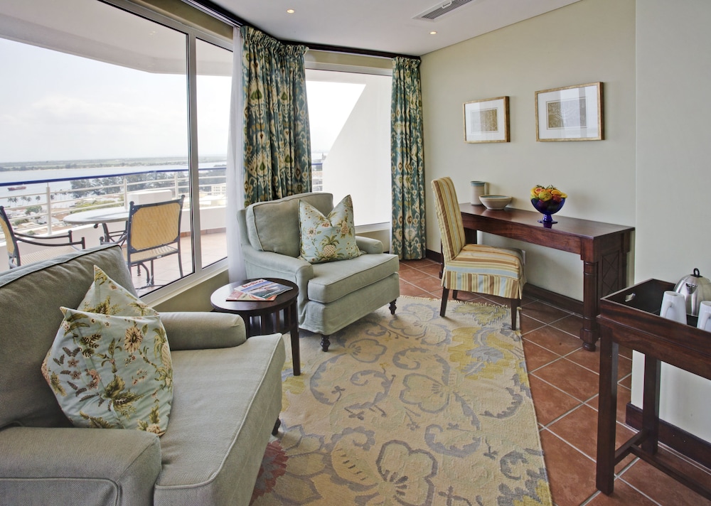Executive Suite- Sea View & Balcony - Photo 3