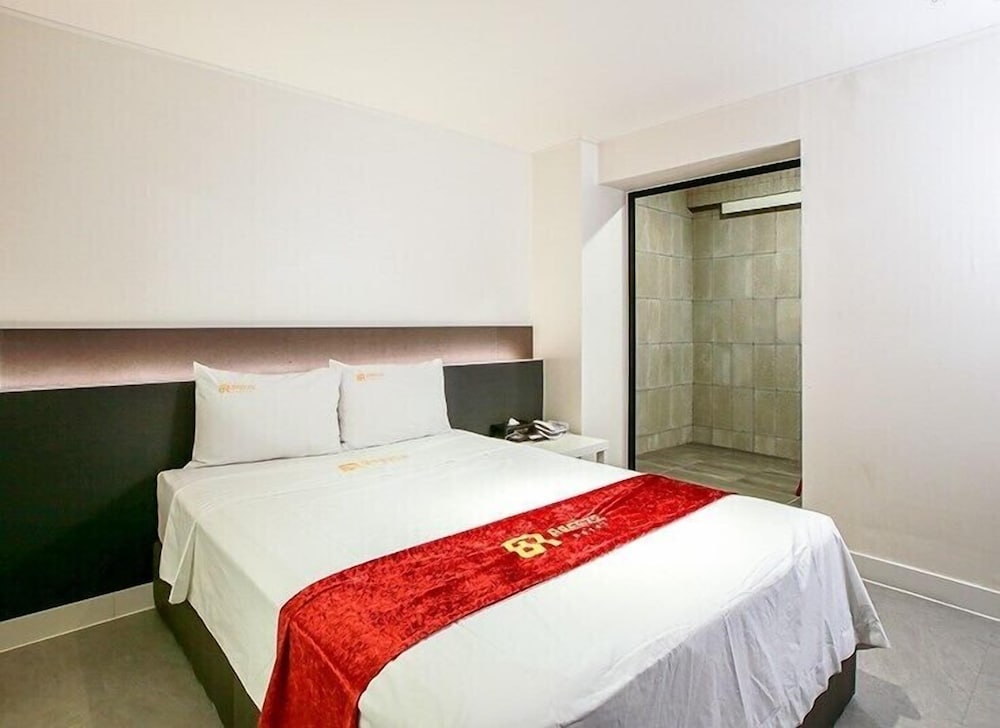 Semi Deluxe Room photo 2