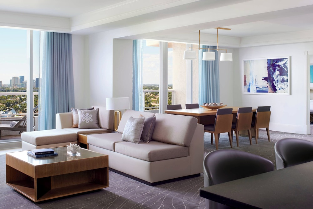 Suite, 2 Bedrooms, Balcony (Intracoastal)