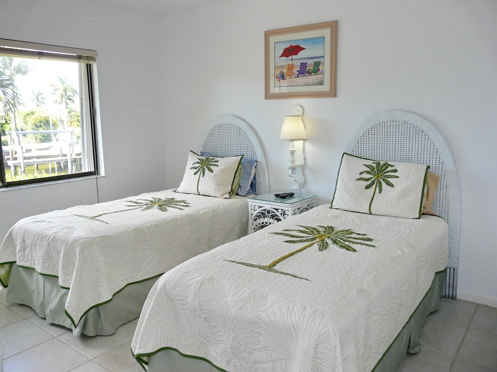 House, Multiple Beds (1040 Dana Court)