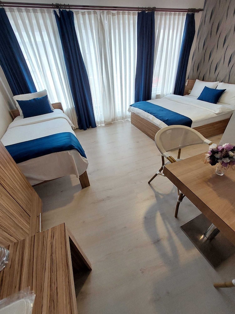 Deluxe Triple Room photo 1