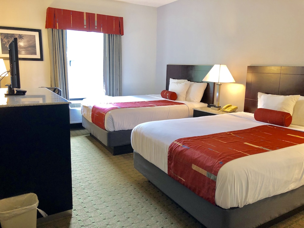 Business Room, 2 Queen Beds, Non Smoking - Photo 2