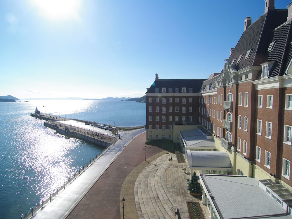 Deluxe Harbor View Quad (Family)[A first-day ticket must be purchased/Next-day free admission], NS photo 2