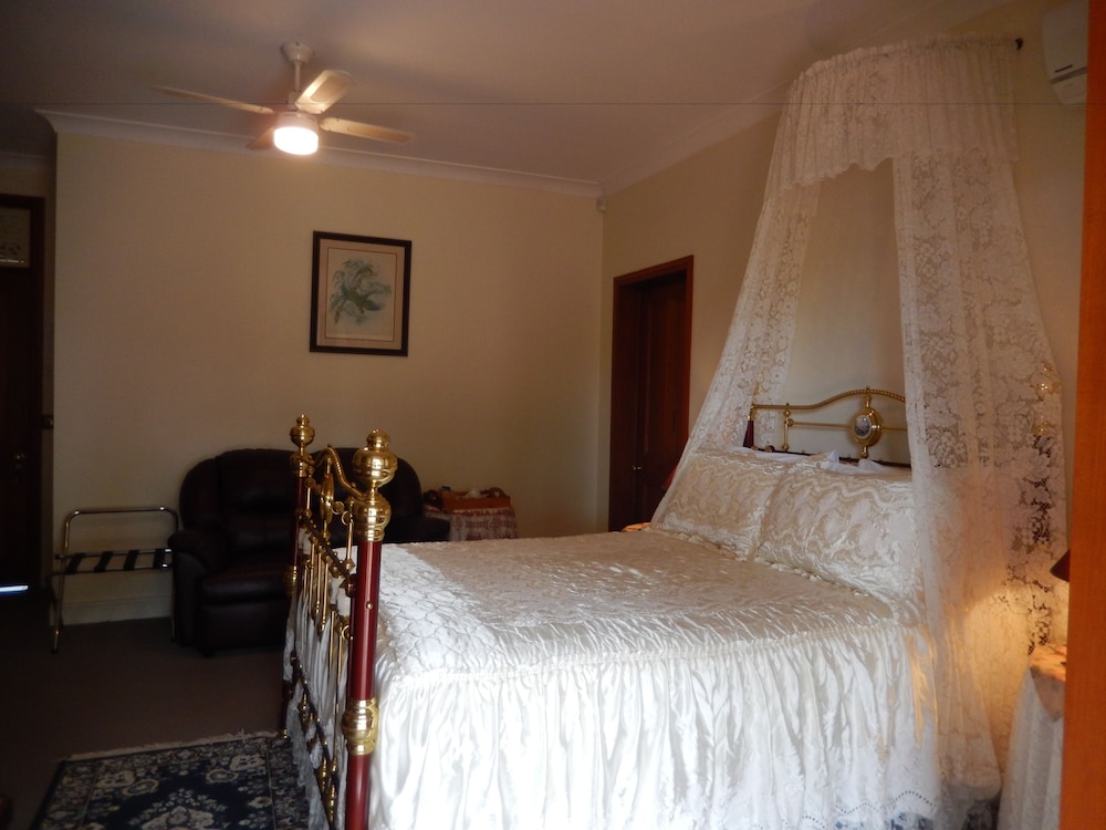 Garden Suite - 1 Night photo 2