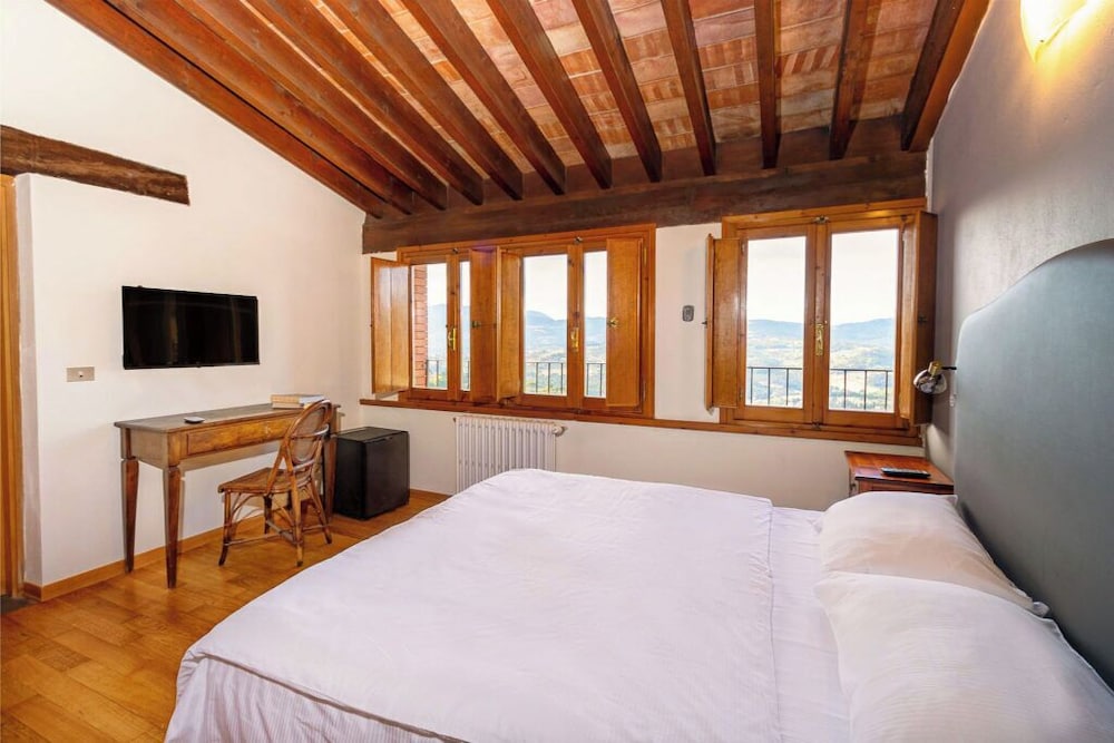 Standard Triple Room - Photo 1