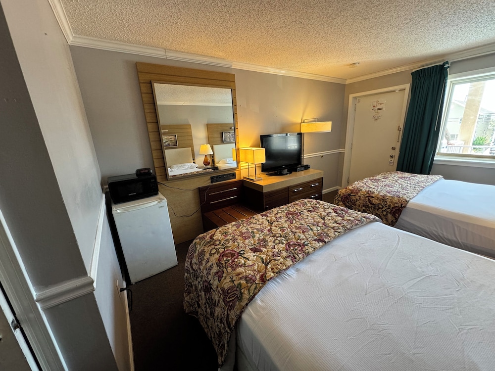 Deluxe Double Room, 2 Double Beds, Pool View photo 3