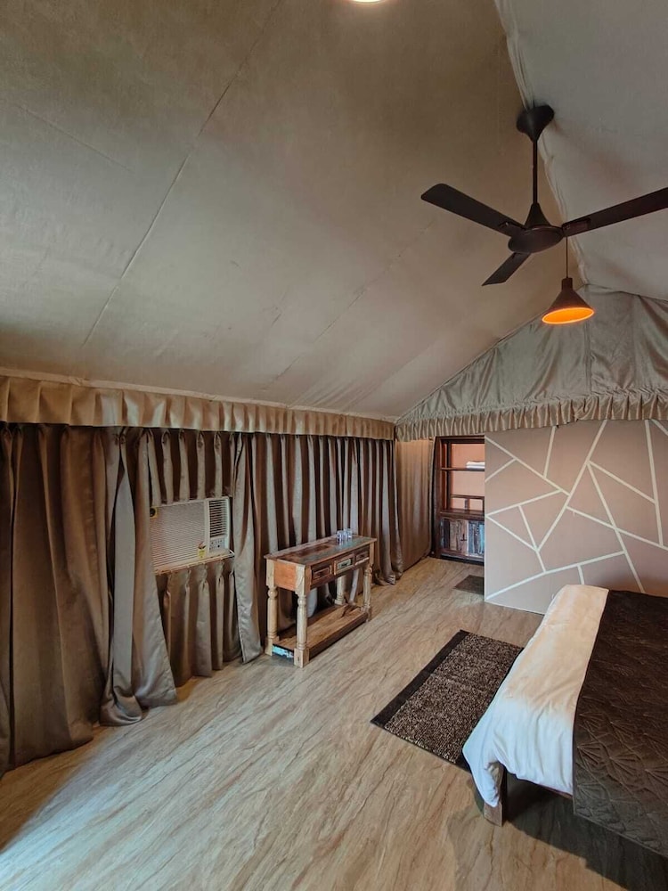 Deluxe Double Room, Garden View