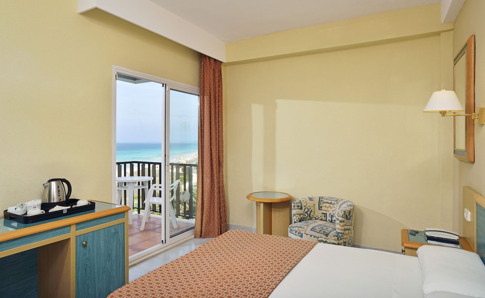 Standard Room, Sea View (Front Sea View Son Bou)