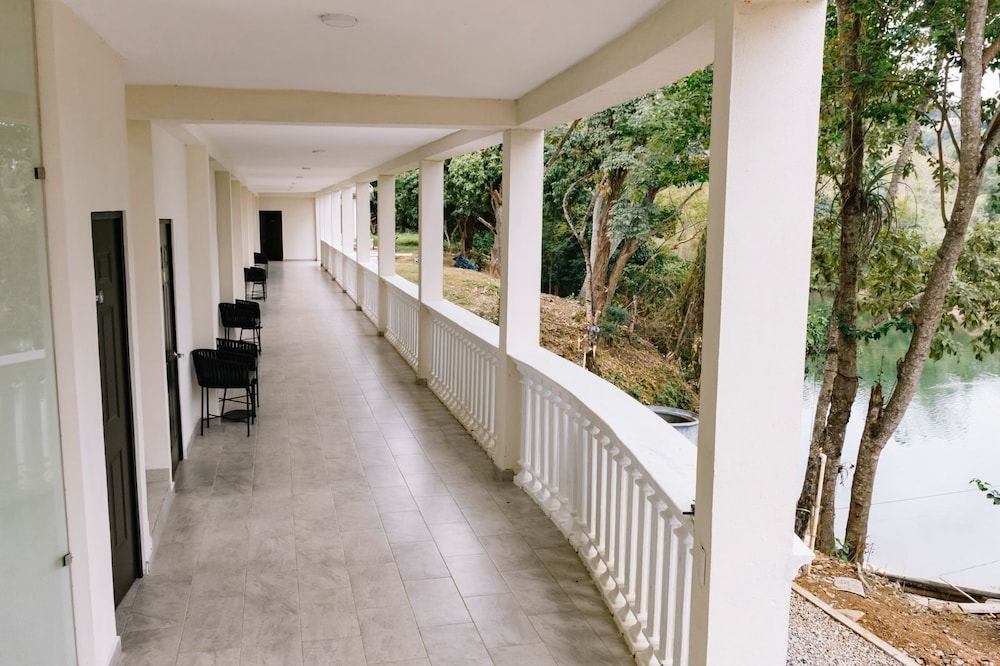 Classic Room, River View photo 3