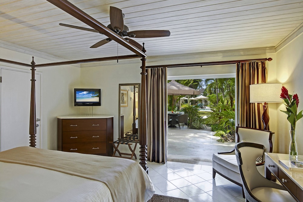 Room, 1 King Bed, Balcony, Garden View photo 2