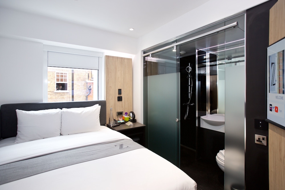 Queen Room photo 3