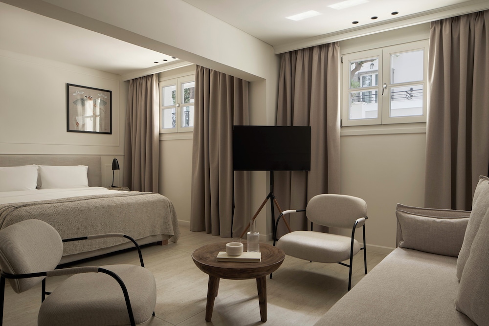 Standard Triple Room with Window