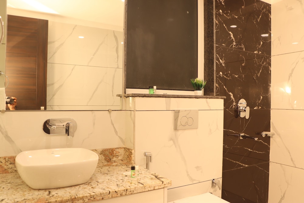 Executive King Room - Photo 4