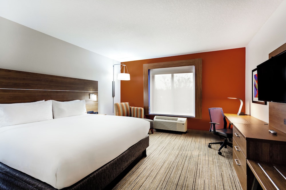 Standard Room, 1 Twin Bed, Jetted Tub - Photo 1