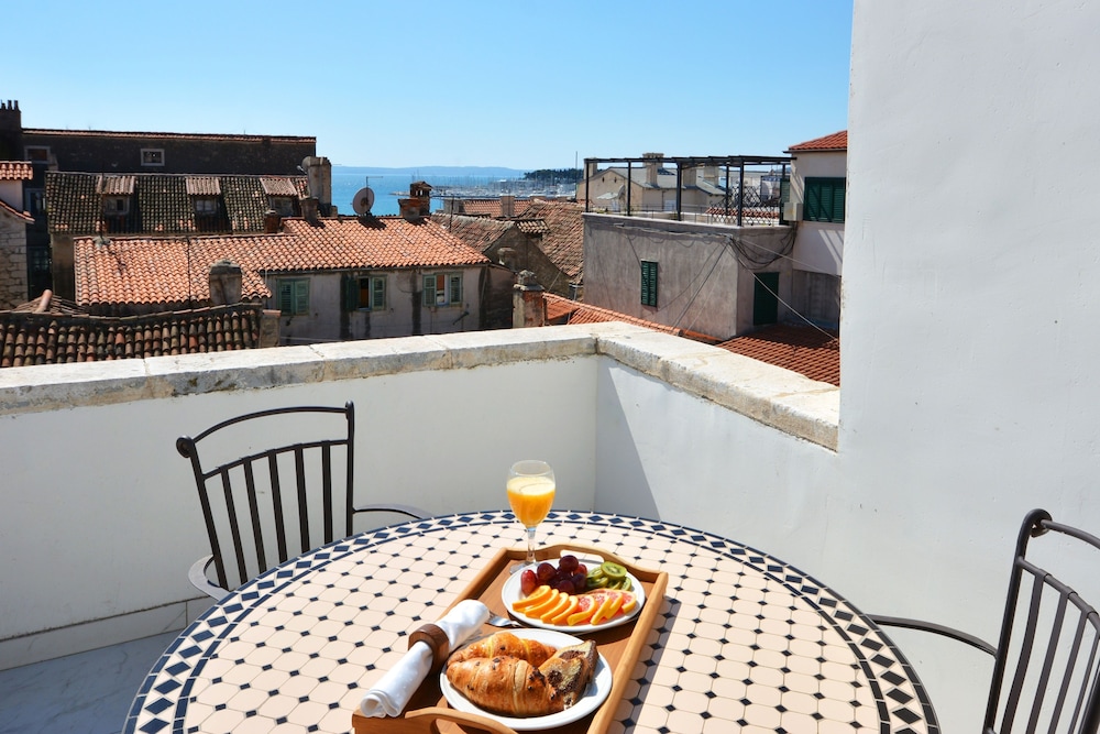 Deluxe Double Room, Sea View - Photo 9