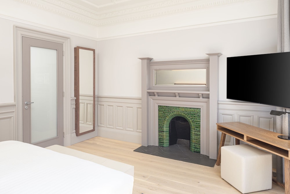 Room, 1 King Bed, City View - Photo 3