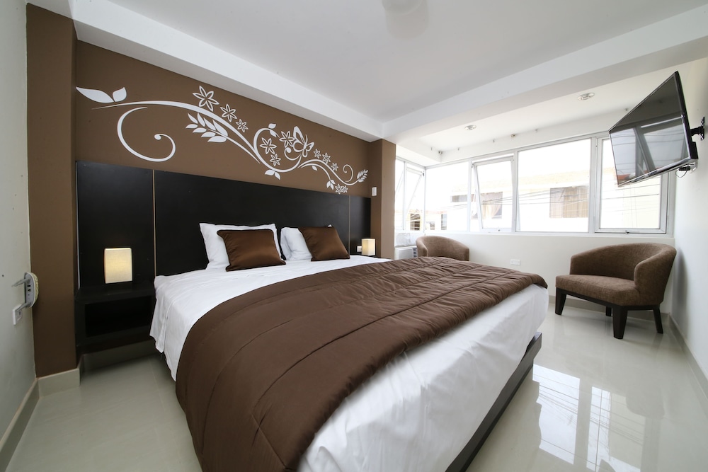 Superior Double Room, 1 King Bed, Refrigerator photo 1