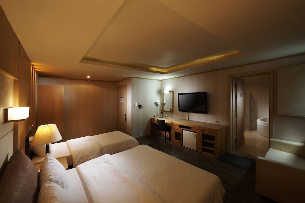 Twin Plus Room - Photo 6