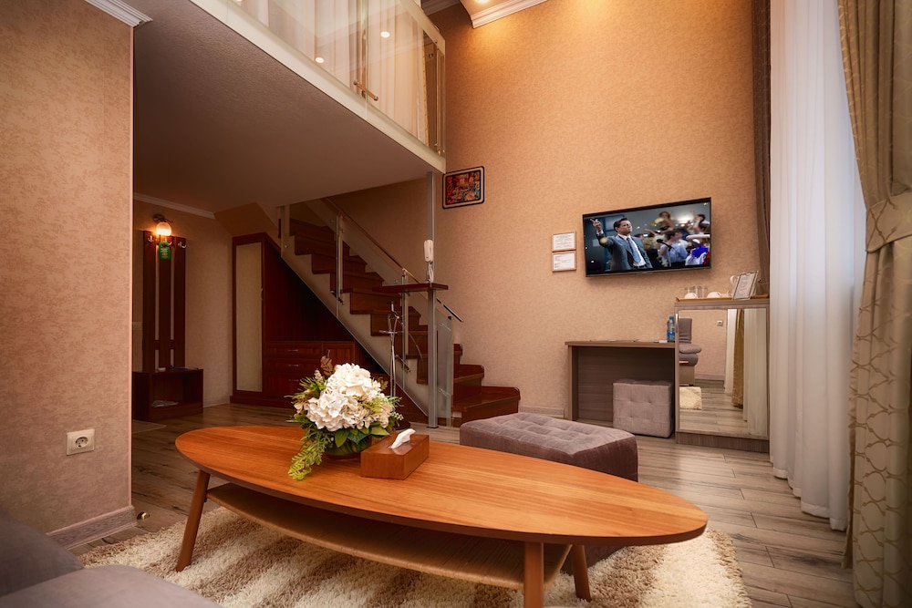 Deluxe Junior Suite photo 3